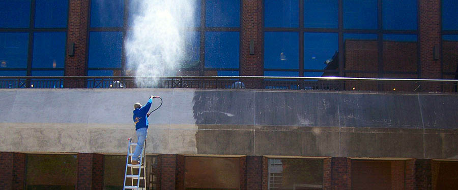 pressure cleaning front of building